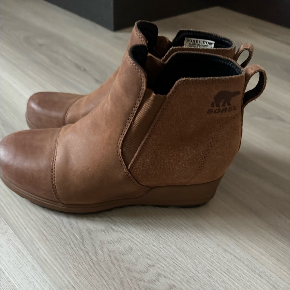 Sorel Women's Tan Leather Chelsea Ankle Booties